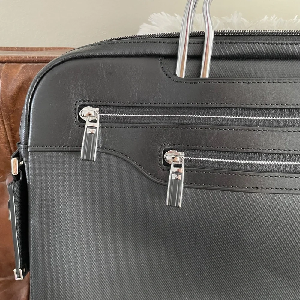SOLD!! 
Tumi Arrivé Leather Laptop and Business brief - Picture 4 of 11